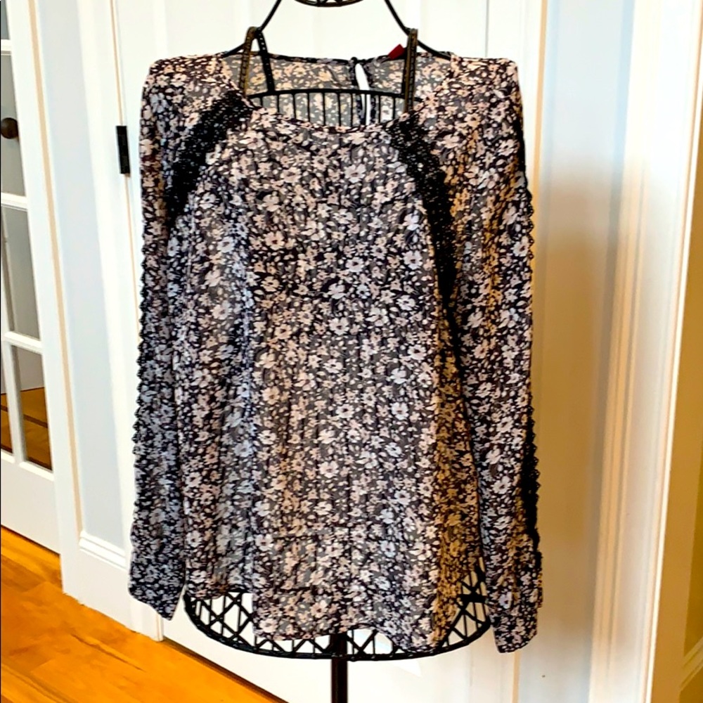 Vince Camuto blouse